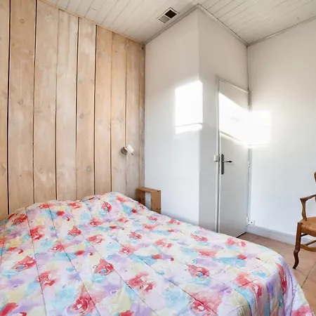 Hébergement de vacances Jolie Maison Avec Cour Pour 5 Personnes