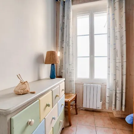 Hébergement de vacances Jolie Maison Avec Cour Pour 5 Personnes *