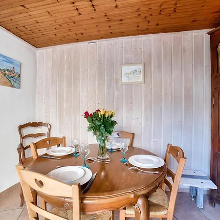 Jolie Maison Avec Cour Pour 5 Personnes Casa de Férias