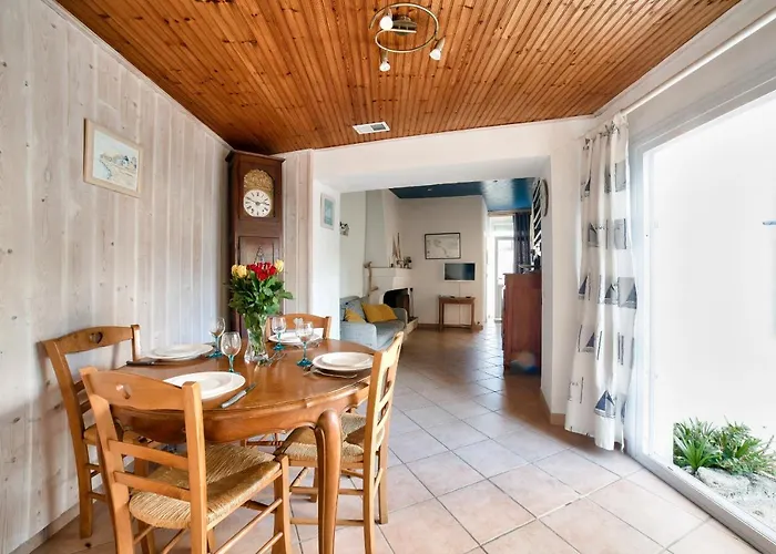 Jolie Maison Avec Cour Pour 5 Personnes 度假居 *