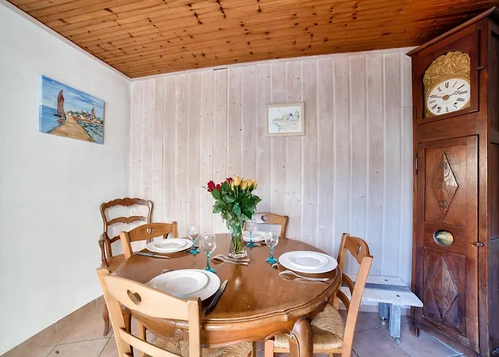 Jolie Maison Avec Cour Pour 5 Personnes Semesterbostad